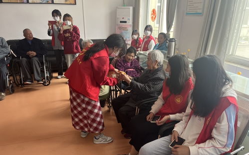 久久相伴又重陽 攜手共歡暖夕陽——校團委赴謝家集養老服務中心開展慰問演出暨勞務服務活動